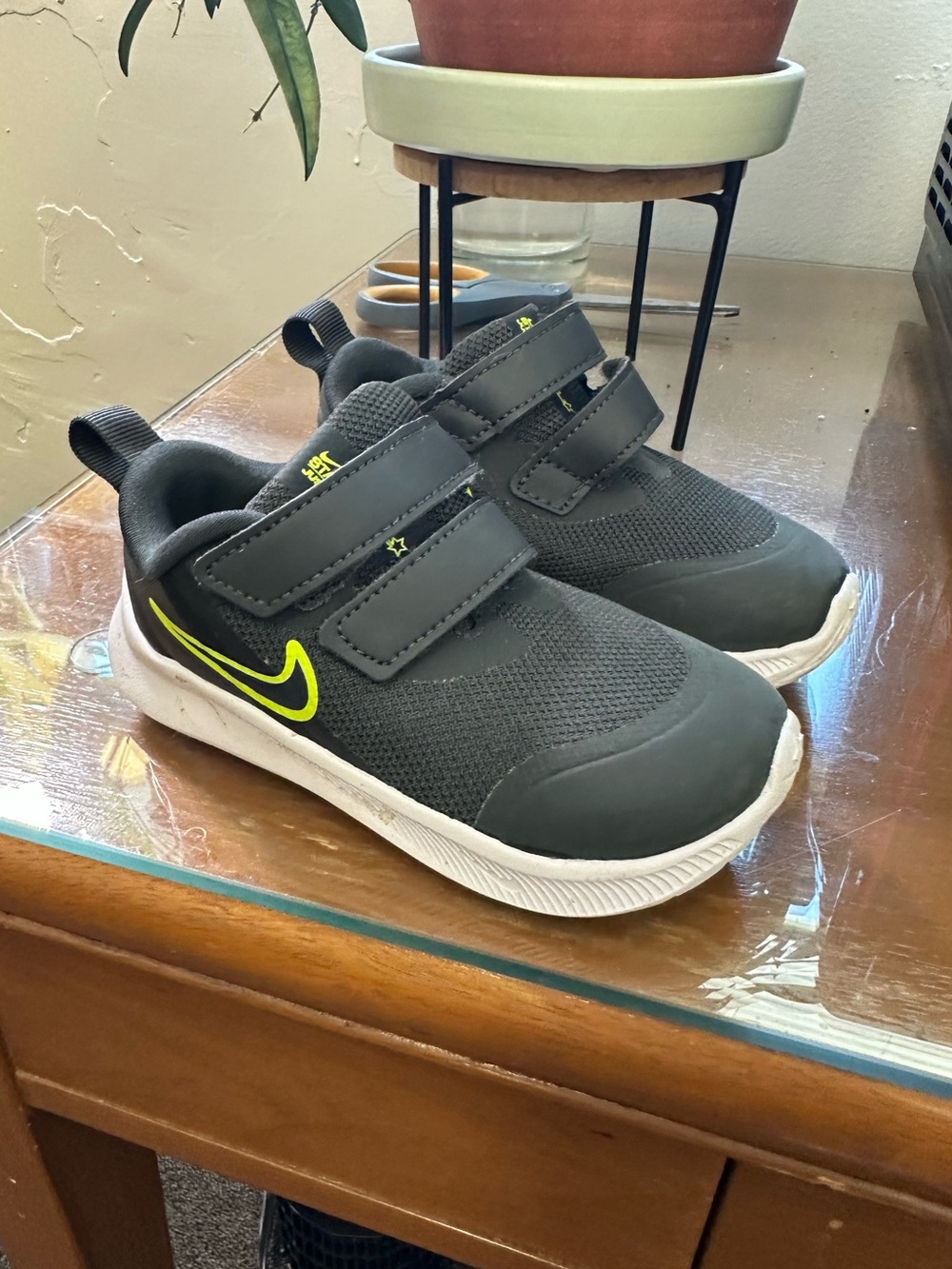 Nike Gray Star Runner Sneakers